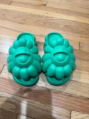 Takashi Murakami Ohana Full-Bloom Slides